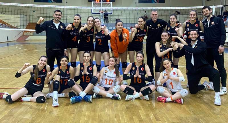 Voleybol Genç Kızlarda Finalin Adı Fenerbahçe-Eczacıbaşı Oldu