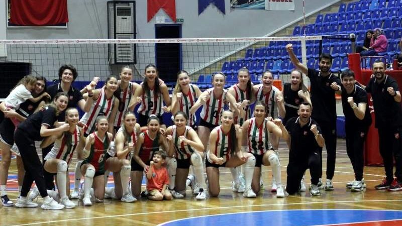 Genç Kızlarda Bronz Madalya Karşıyaka’nın