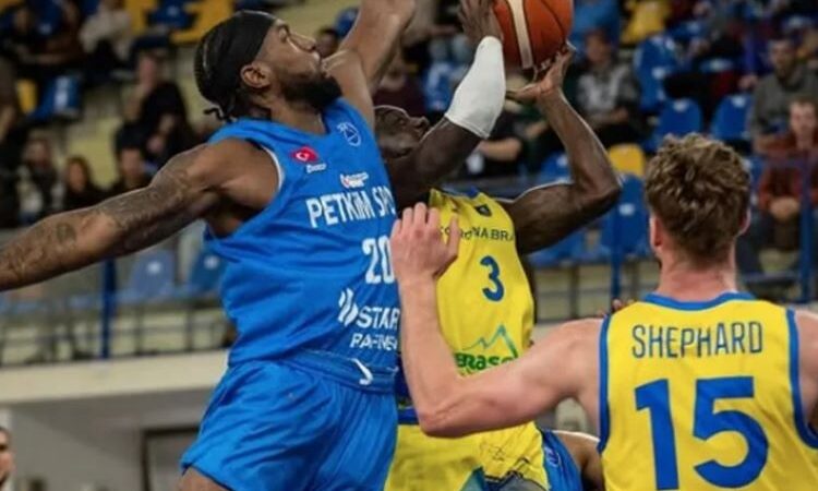 Aliağa Petkim Romanya’da Güle Oynaya Kazandı