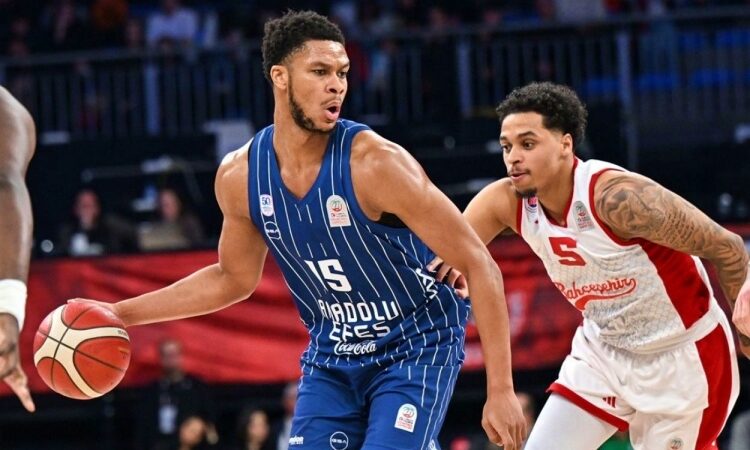 Anadolu Efes Bahçeşehir Kolejini Ezip Geçti